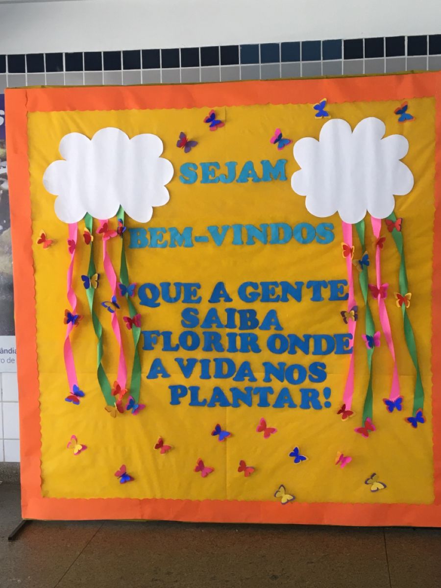 mural de entrada escolar
