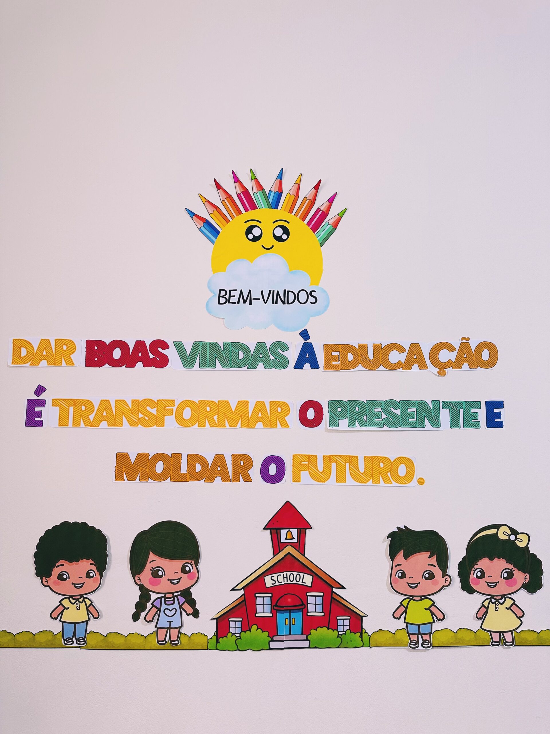 decoração mural escolar moderno