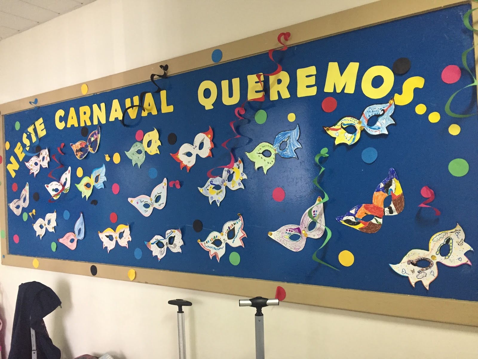 como fazer mural de carnaval passo a passo